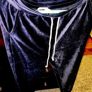 Black velour joggers with pockets